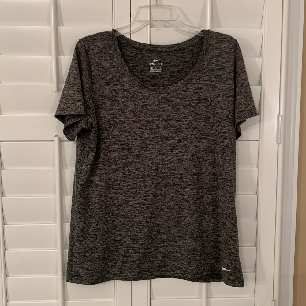 Nike dry-fit athletic top - Picture 2 of 6